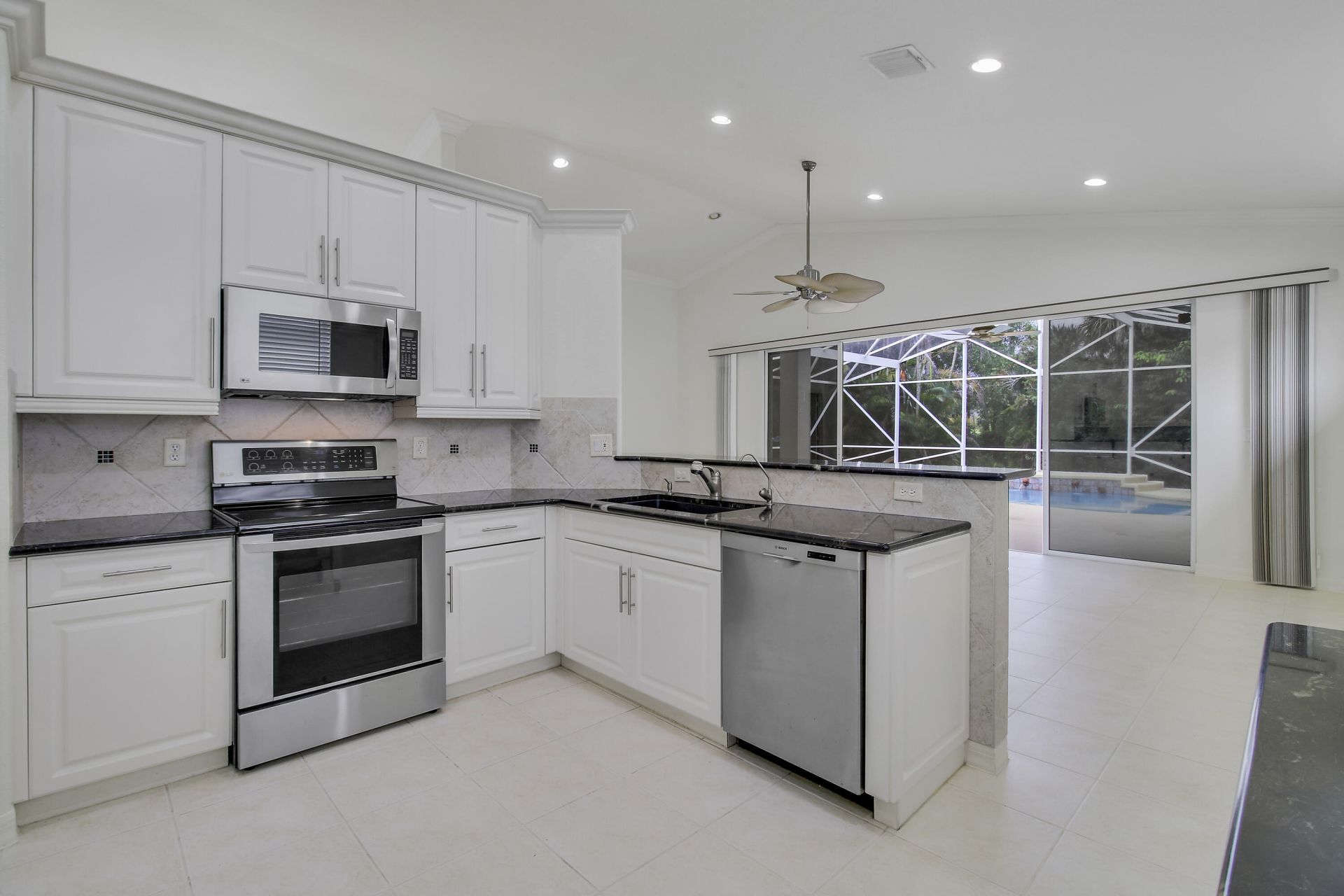 6815 SE Twin Oaks Circle, Stuart, FL 34997 Photo