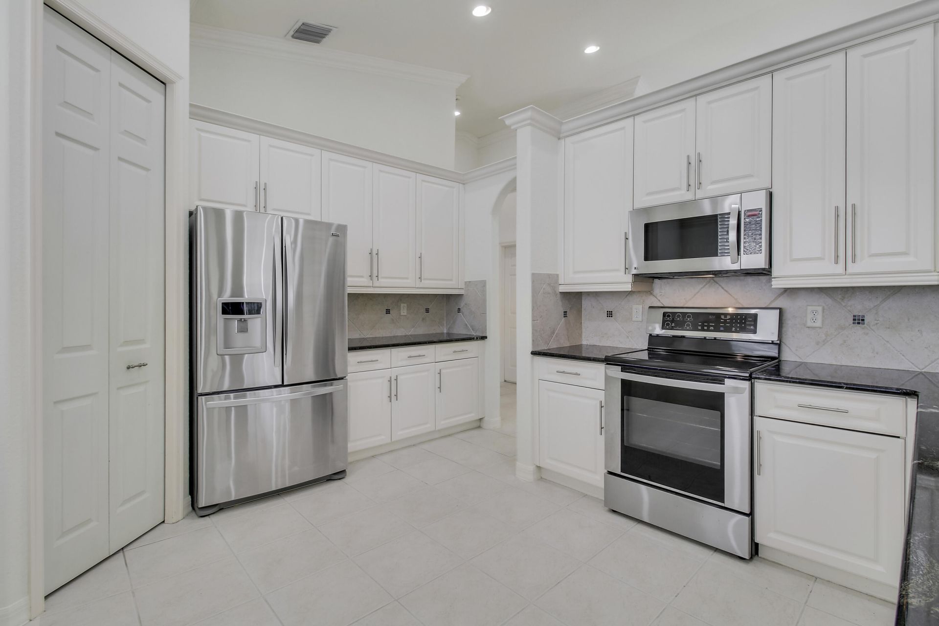 6815 SE Twin Oaks Circle, Stuart, FL 34997 Photo