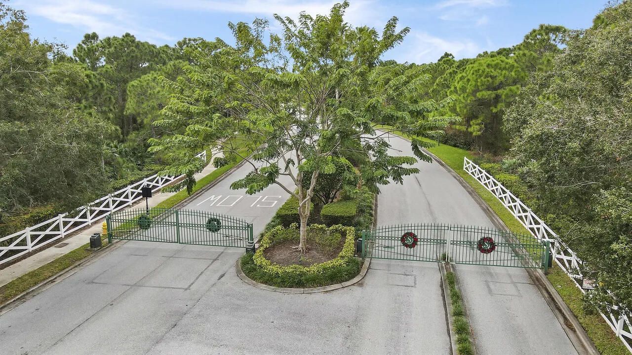 6815 SE Twin Oaks Circle, Stuart, FL 34997 Photo