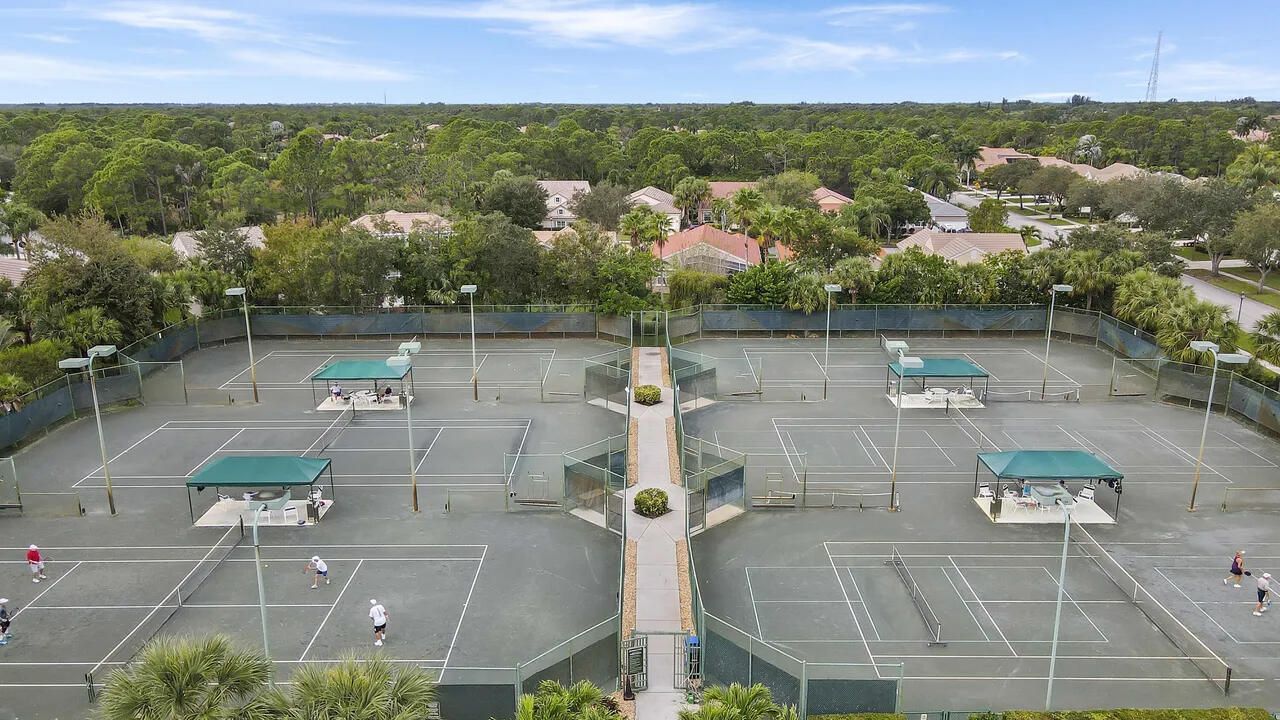 6815 SE Twin Oaks Circle, Stuart, FL 34997 Photo