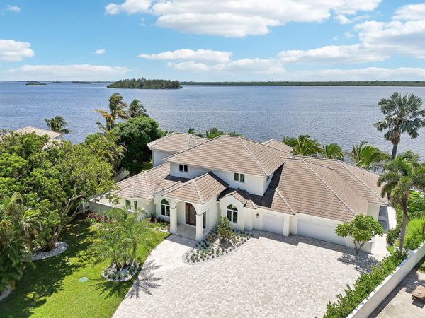 526 POINT Lane, Vero Beach, FL 32963