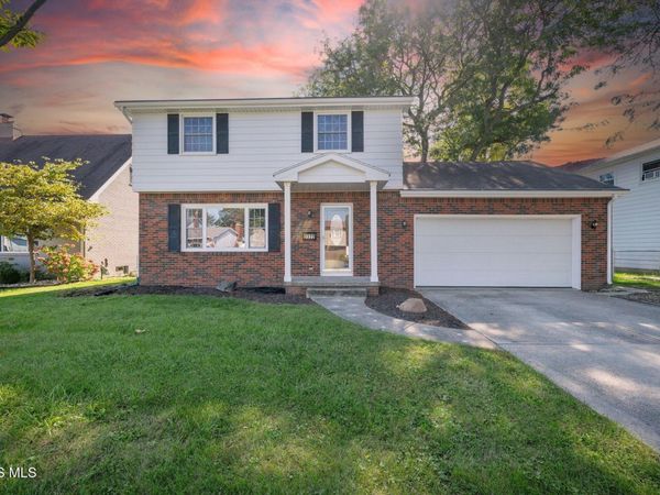 3322 Cromwell Drive, Oregon, OH 43616