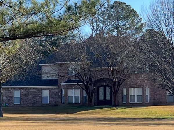 2020 Elizabeth Chapman Drive, Jackson, MS 39212