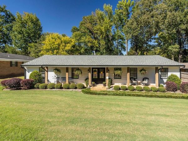 8060 NESHOBA DR, Germantown, TN 38138
