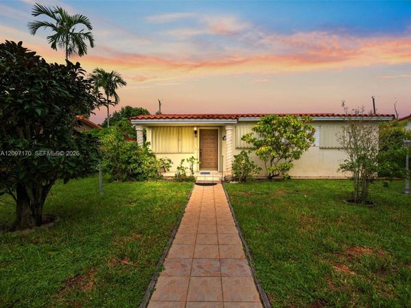 1075 W 32nd St , Hialeah, FL 33012