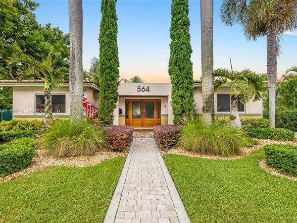 564 Palmetto Dr, Miami Springs, FL 33166