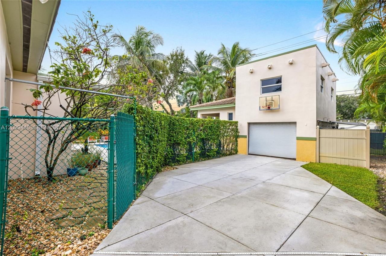 564 Palmetto Dr, Miami Springs, FL 33166 Photo