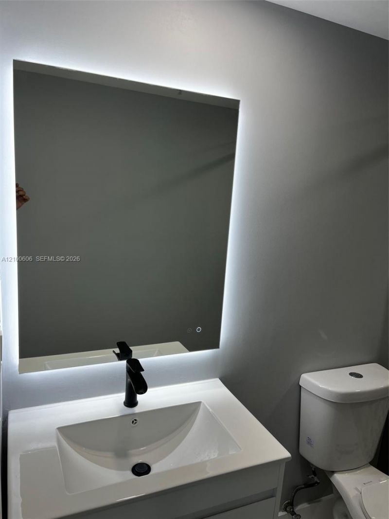 335 S Biscayne Blvd , Unit 3500, Miami, FL 33131 Photo