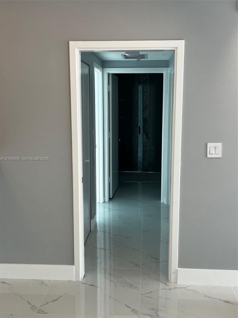 335 S Biscayne Blvd , Unit 3500, Miami, FL 33131 Photo