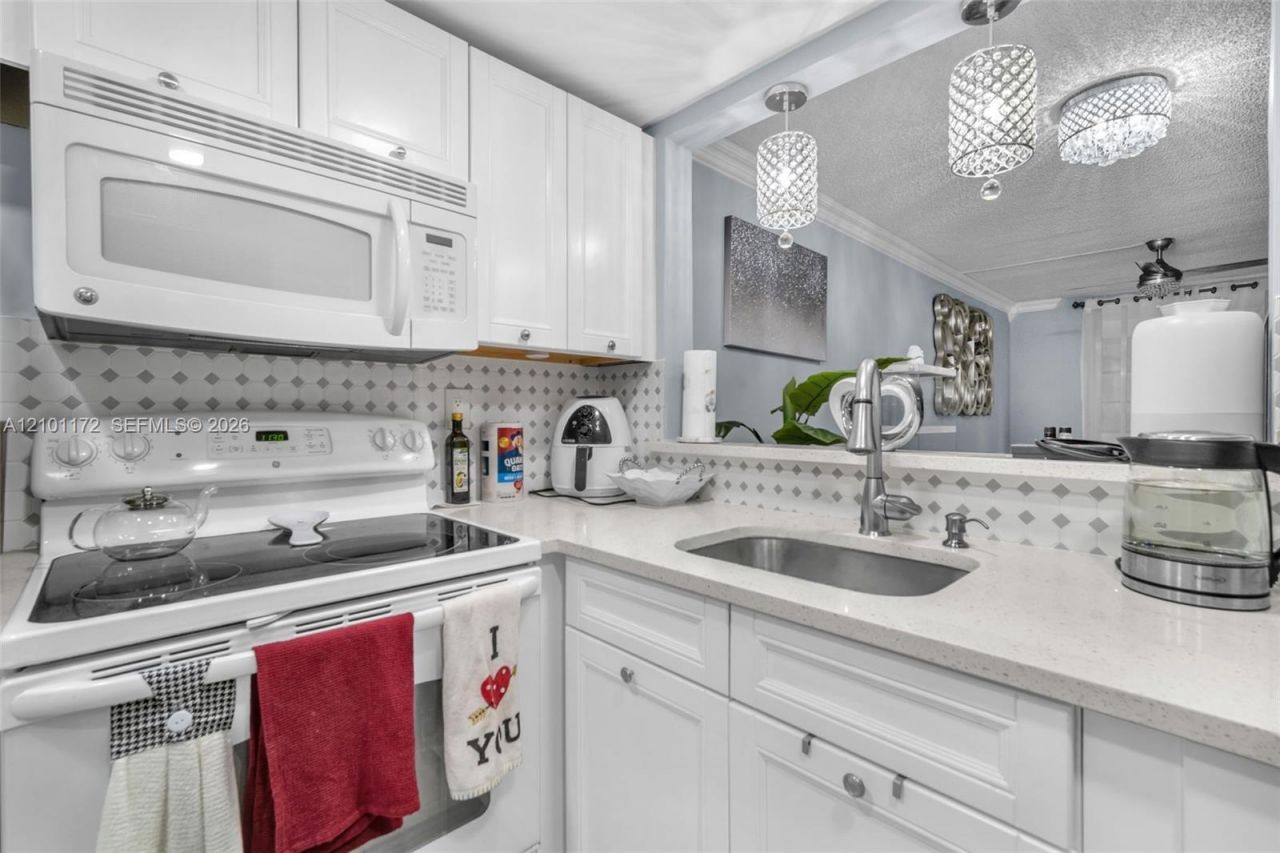 9090 Lime Bay Blvd , Unit 209, Tamarac, FL 33321 Photo