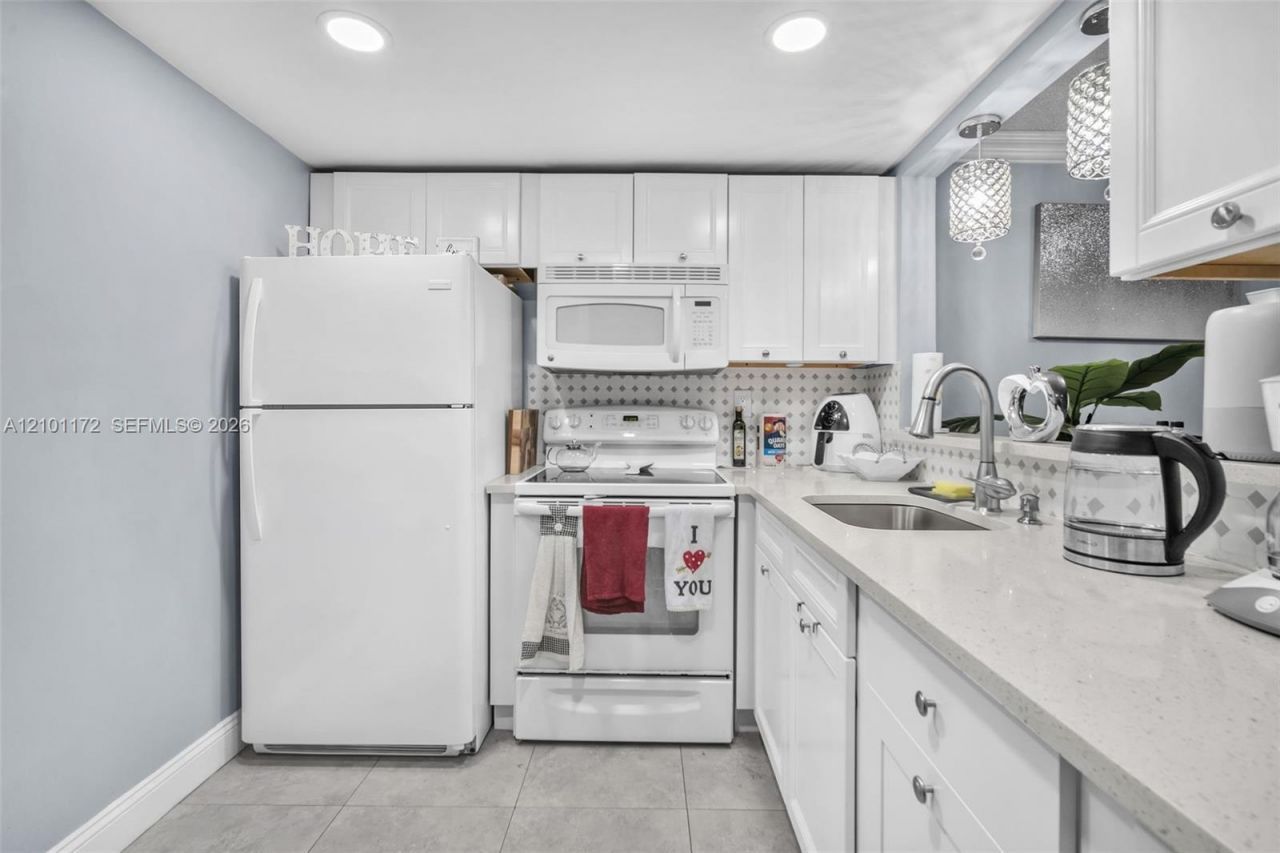 9090 Lime Bay Blvd , Unit 209, Tamarac, FL 33321 Photo