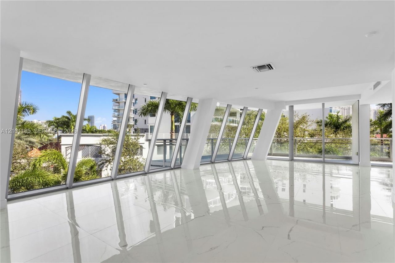 2950 NE 188th St , Unit 349, Aventura, FL 33180 Photo
