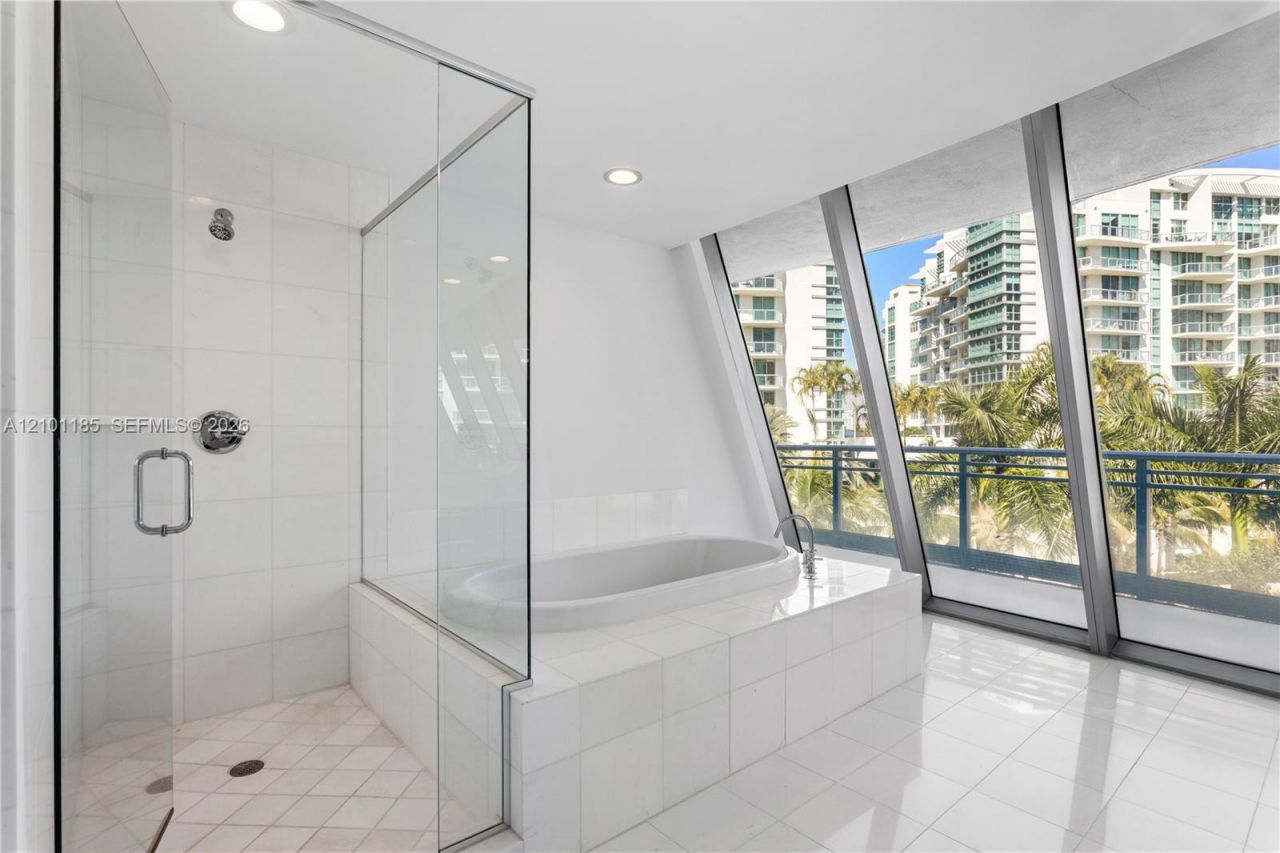 2950 NE 188th St , Unit 349, Aventura, FL 33180 Photo