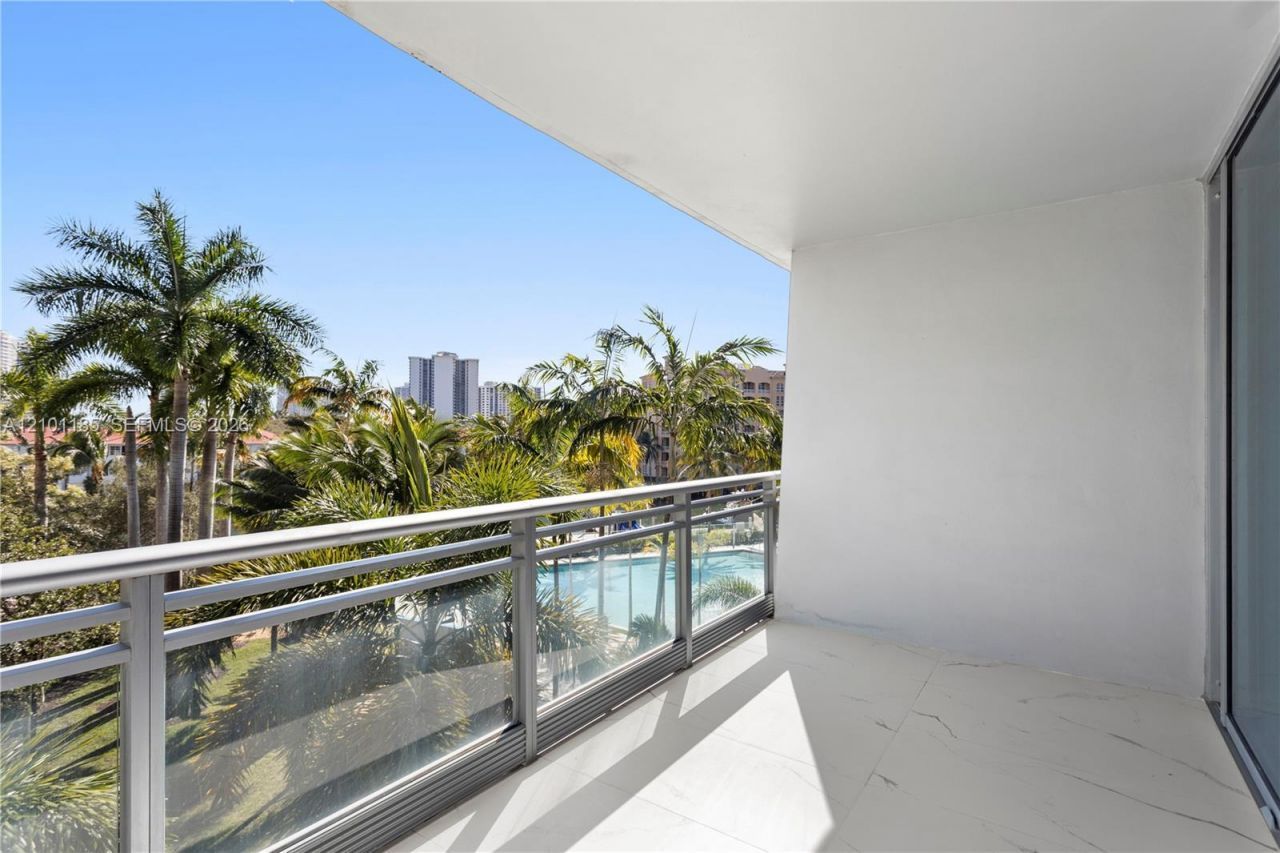 2950 NE 188th St , Unit 349, Aventura, FL 33180 Photo