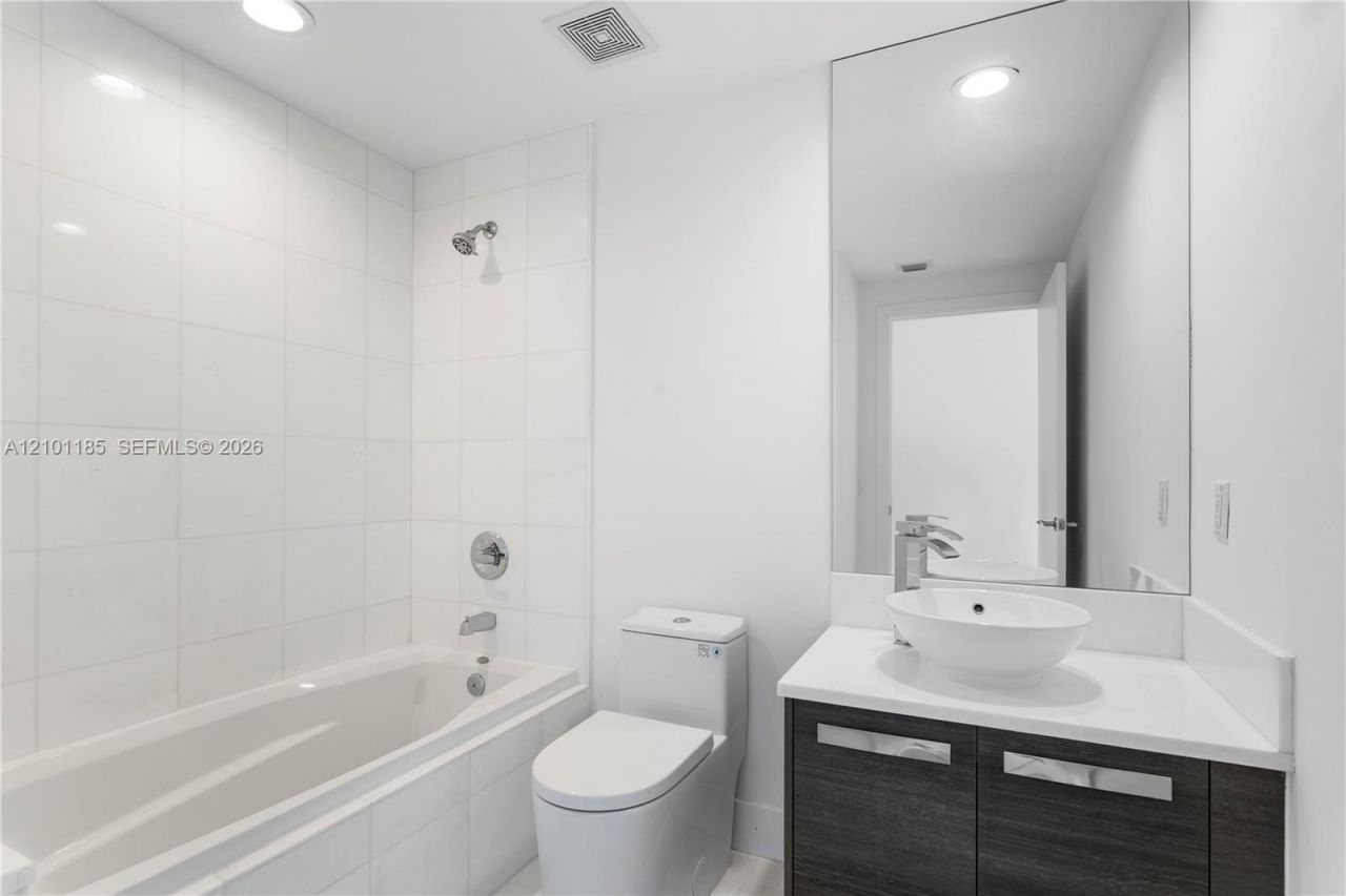 2950 NE 188th St , Unit 349, Aventura, FL 33180 Photo