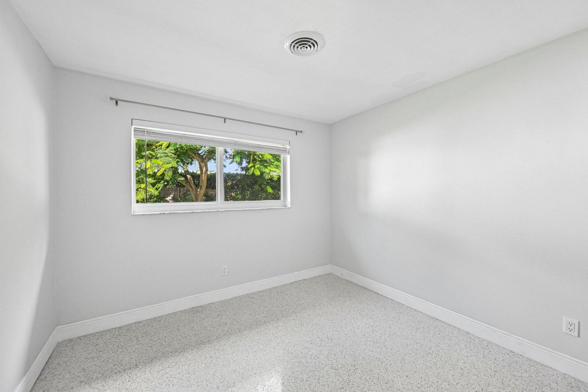 371 Saturn Avenue, Tequesta, FL 33469 Photo