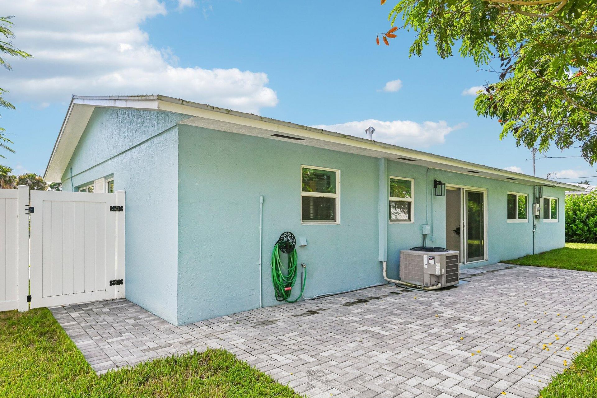 371 Saturn Avenue, Tequesta, FL 33469 Photo