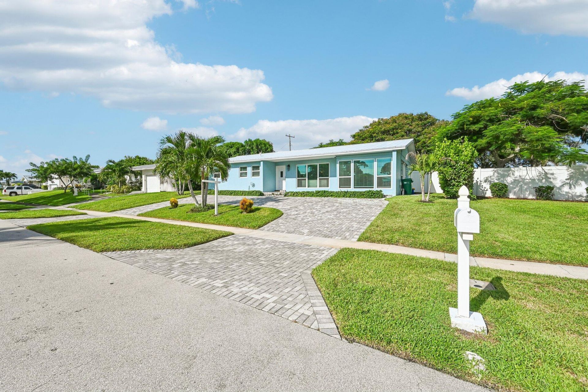 371 Saturn Avenue, Tequesta, FL 33469 Photo
