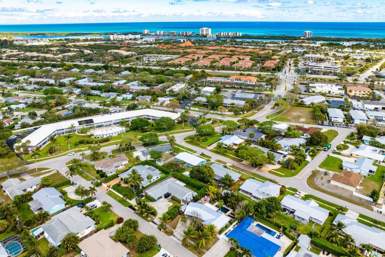 371 Saturn Avenue, Tequesta, FL 33469 Photo