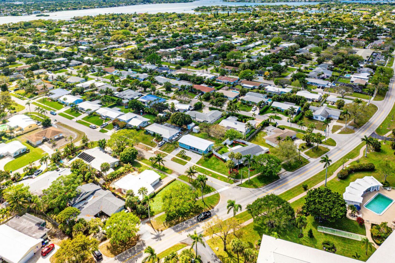 371 Saturn Avenue, Tequesta, FL 33469 Photo
