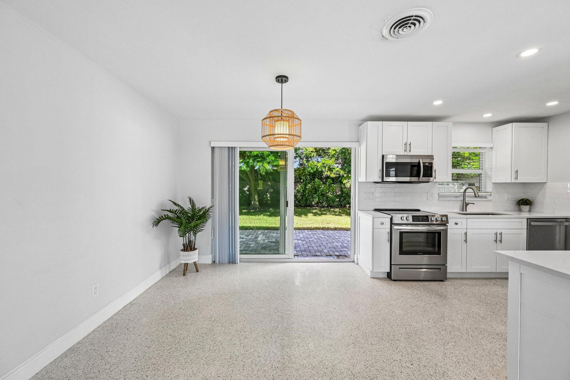 371 Saturn Avenue, Tequesta, FL 33469 Photo
