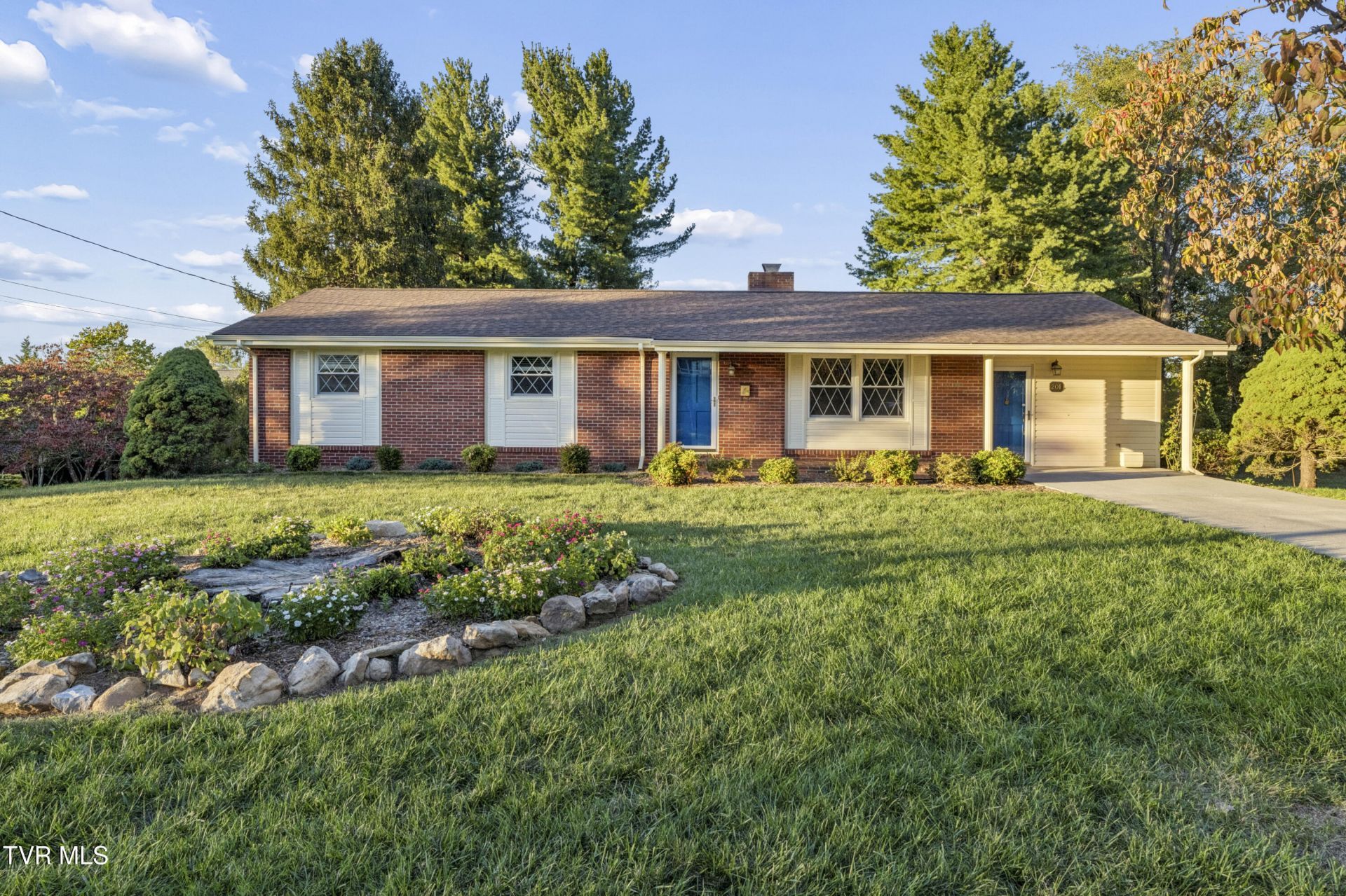 201 Brown Avenue, Johnson City, TN 37601 Main Photo