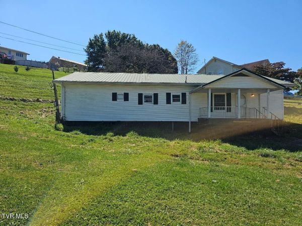 97 Middle Avenue, Cleveland, VA 24225