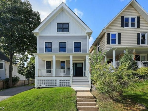 8 Locust St, Morris, NJ 07960