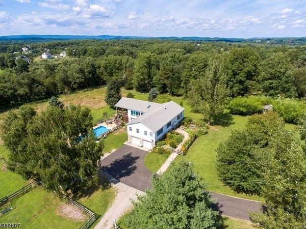31 Pierce Rd, Andover, NJ 07848