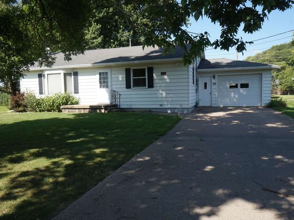703 Spring Street, Bellevue, IA 52031