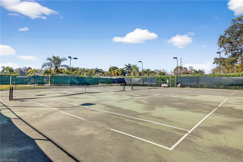 3131 Crystal Lake Dr, Naples, FL 34120 Photo