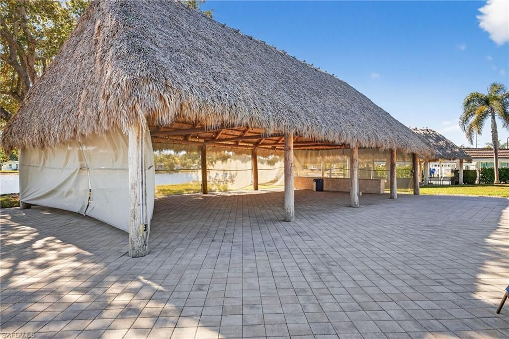 3131 Crystal Lake Dr, Naples, FL 34120 Photo