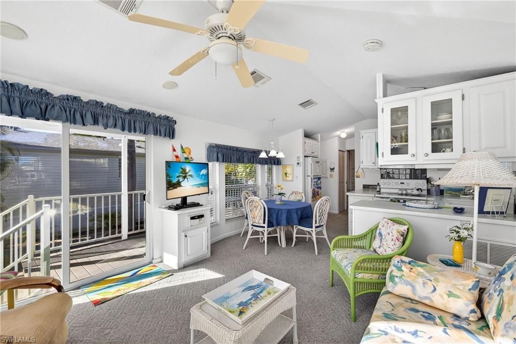 3131 Crystal Lake Dr, Naples, FL 34120 Photo