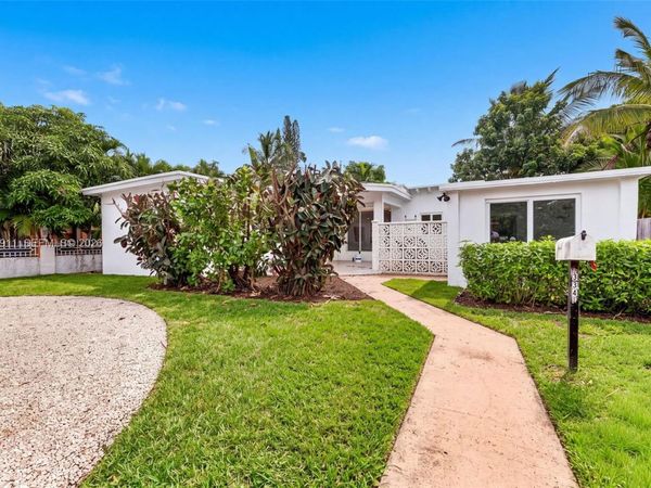 334 NW 110th St , Miami, FL 33168