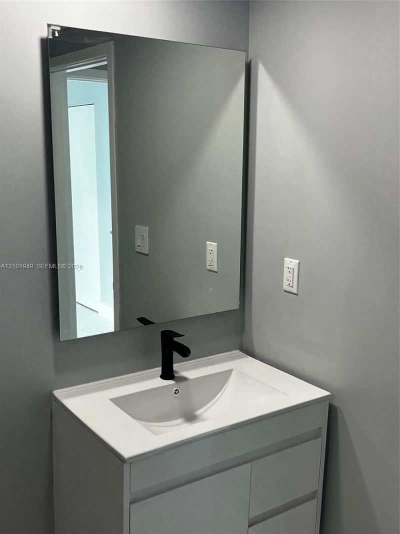 335 S Biscayne Blvd , Unit 3500, Miami, FL 33131 Photo