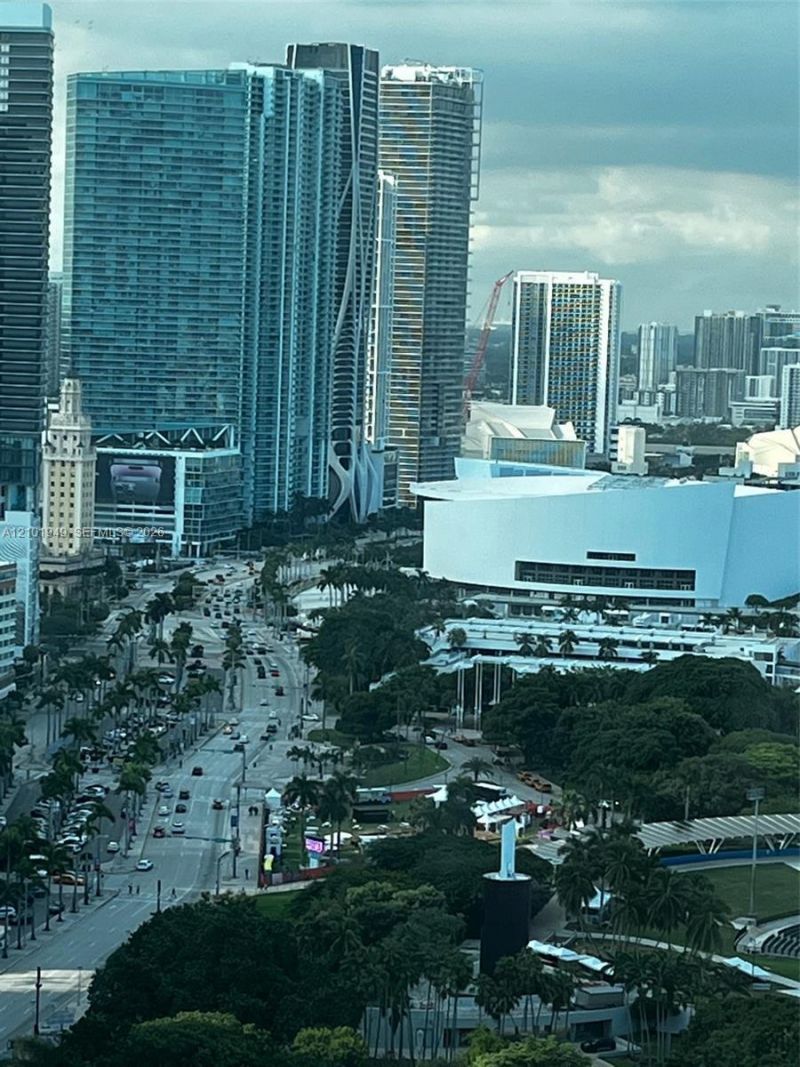 335 S Biscayne Blvd , Unit 3500, Miami, FL 33131 Photo