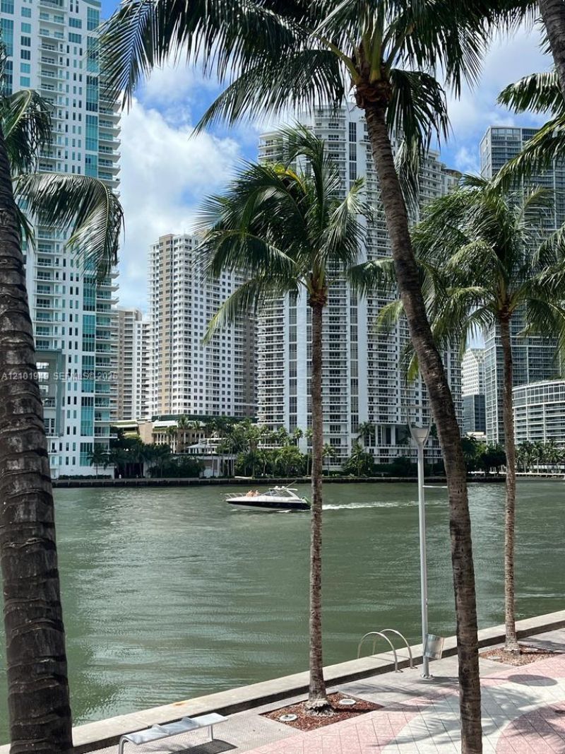 335 S Biscayne Blvd , Unit 3500, Miami, FL 33131 Photo
