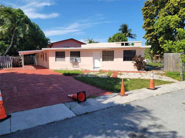 1120 E Le Jeune Road , Hialeah, FL 33010