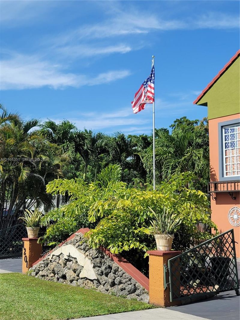 1120 E Le Jeune Road , Hialeah, FL 33010 Photo