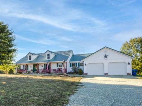 18551 Deer Run Lane, Lebanon, MO 65722