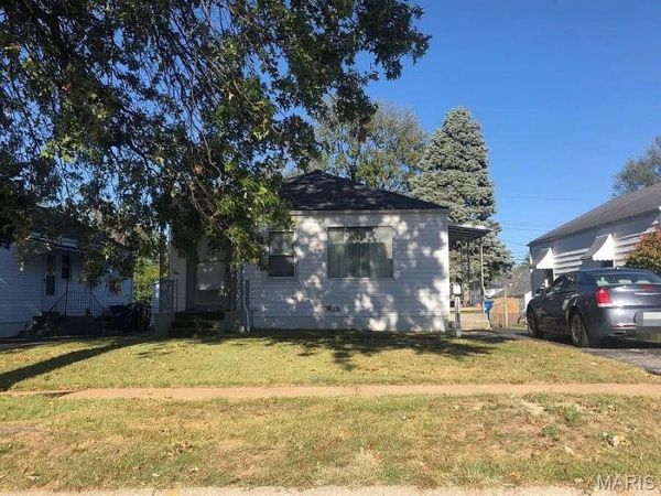 10705 Saint Stephen Lane , St Ann, MO 63074
