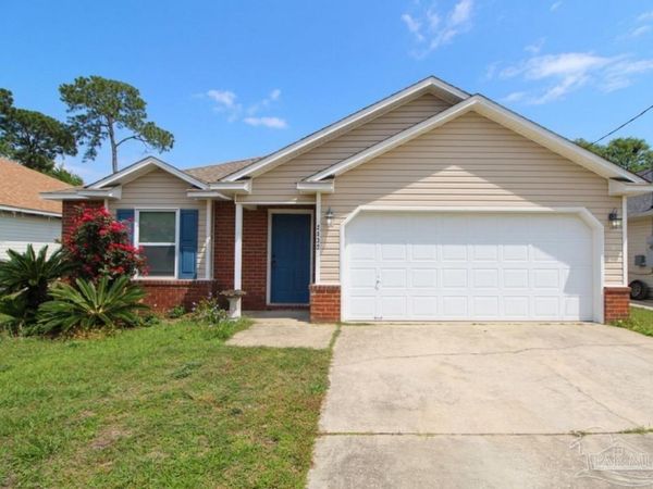 2432 Gulf Breeze Ave, Pensacola, FL 32507