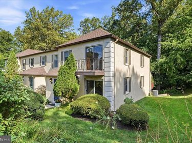 17 SUMMIT DRIVE , BRYN MAWR, PA 19010