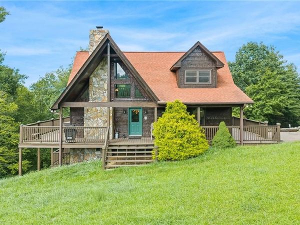 1003 Deerwood Road , Piney Creek, NC 28663