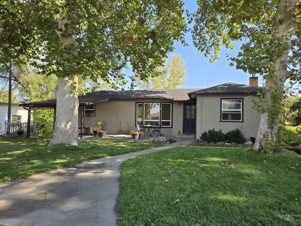 801 Hughes Dr, Payette, ID 83661