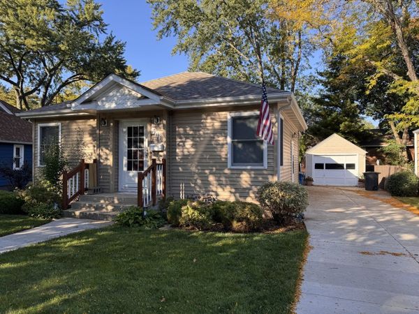506 S 3rd Street , West Dundee, IL 60118