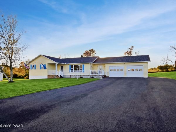 51 Edward Road, Beach Lake, PA 18405