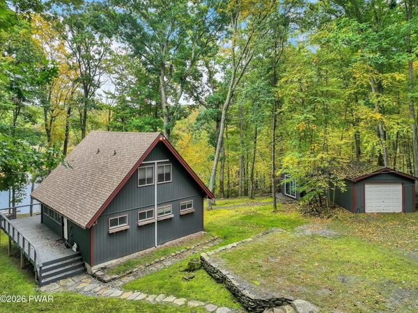 156 Lower Lakeview Drive , Hawley, PA 18428