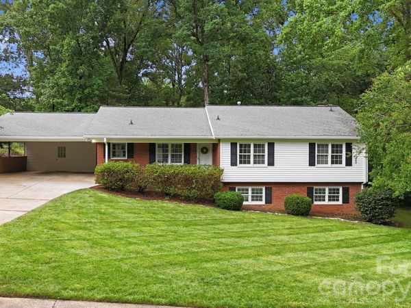 926 Shady Bluff Drive , Charlotte, NC 28211