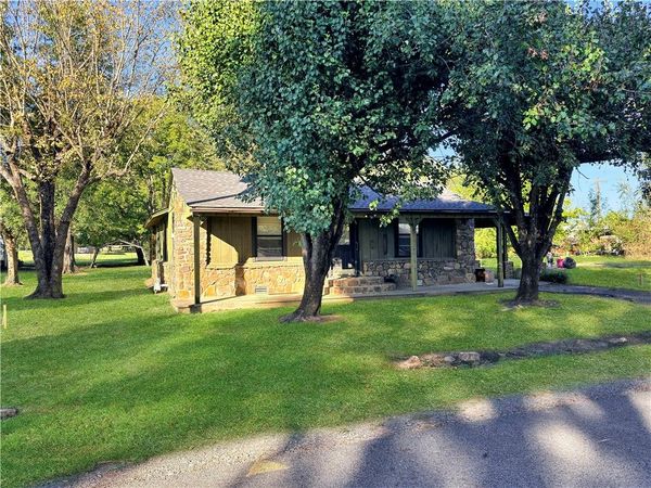 106 W McBride Street , Havana, AR 72842